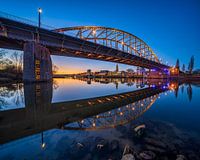 Avondfoto bij de Arnhemse Rijnbrug