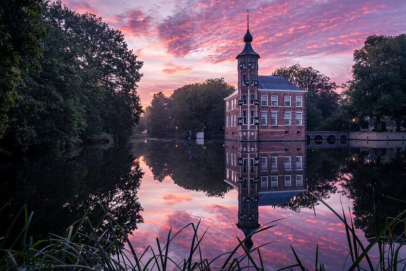 Sunrise at Bouvigne Castle by Sebastiaan Bergacker