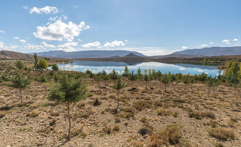 Tislit Lake (Marokko) van Marcel Kerdijk