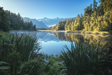 Nieuw-Zeeland Lake Matheson in de ochtend van Jean Claude Castor