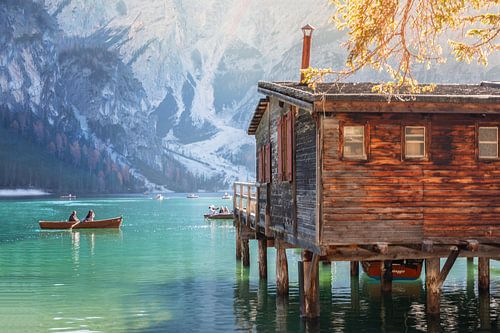 Lago di Braies in de herfst Prachtig Dolomieten landschap