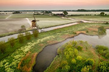 Nederland, Baambrugge. Polder windmolen. Luchtfoto. van Frans Lemmens