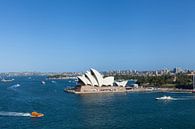 Sydney Skyline mit dem Opernhaus, einem der bekanntesten Wahrzeichen Sydneys. von Tjeerd Kruse Miniaturansicht