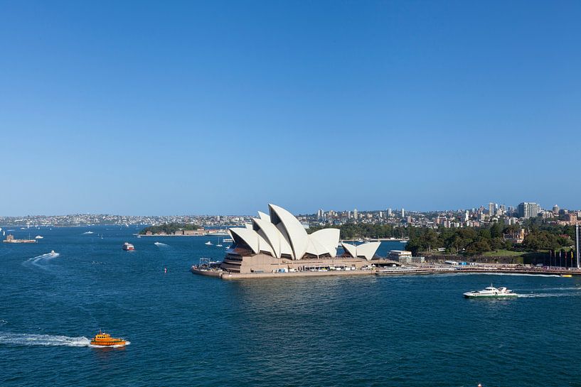 Sydney Skyline mit dem Opernhaus, einem der bekanntesten Wahrzeichen Sydneys. von Tjeerd Kruse