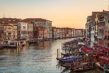 Venise Grand Canal le soir sur Jean Claude Castor