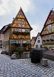 Historische hoek „Plönlein“ in Rothenburg ob der Tauber van Andreas Freund
