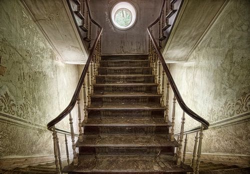 Sfeervol trapportaal oud huis