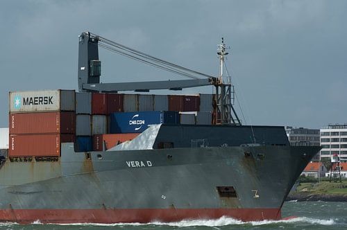 Containerschepen bij Hoek van Holland naar de haven van Rotterdam.