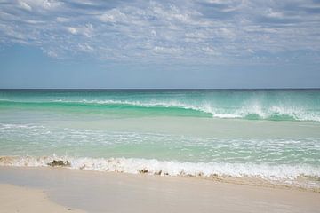 Gorgeously coloured breaking waves by Frank's Awesome Travels