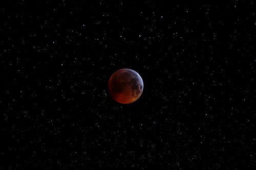 Bloedmaan met sterren