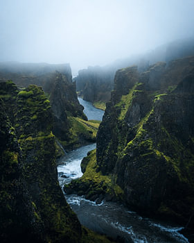 Fjadrárgljúfur: Canyon in het Hart van IJsland