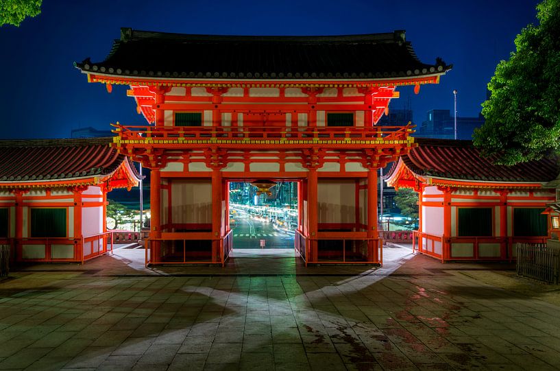 Un coup d'oeil dans un temple japonais - Japon par Michael Bollen