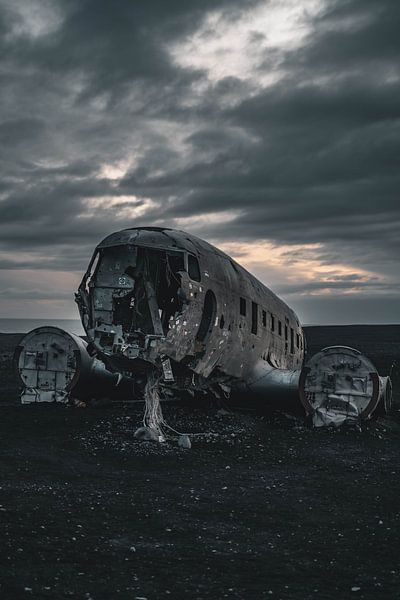 Sólheimasandur plane wreckage by Colin van Wijk