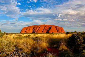 Zonsondergang Uluru (Ayers Rock) Australie van Laura Krol