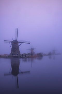 Windmühlen im Nebel von Friso van Wassenaer