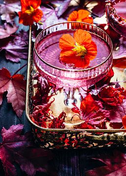 An autumn cocktail with a golden touch