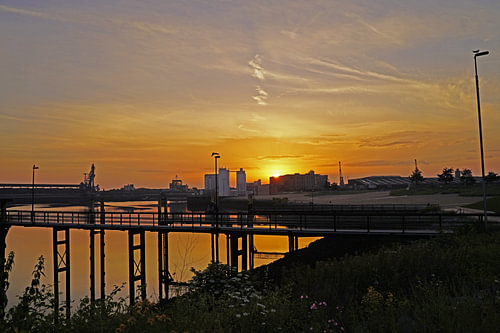 Zonsopgang in de haven van Bremen