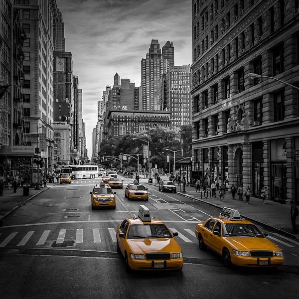 NEW YORK CITY 5th Avenue Traffic by Melanie Viola
