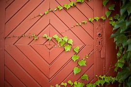 La porte rouge sur Nina Thilo