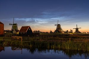 Lichtende nachtwolken op de Zaanse Schans 3