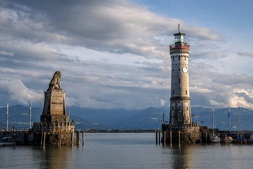 Harbour entrance Lindau by FotovanHenk
