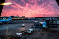 Schiphol en KLM bij zonsondergang