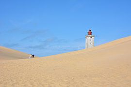 Swollowed by the sand by My Footprints