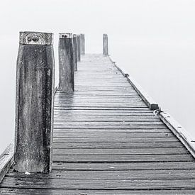 Steiger in de mist van Bert Zuidweg