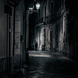 Als de avond is gevallen in Lecce, Puglia Italie van Marijke Trienekens