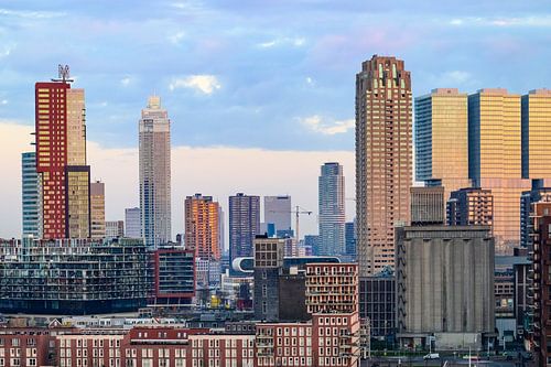 Rotterdam skyline tijdens zonsopgang