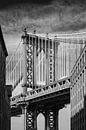 Manhattan Bridge in Schwarz und Weiß von Henk Meijer Photography Miniaturansicht