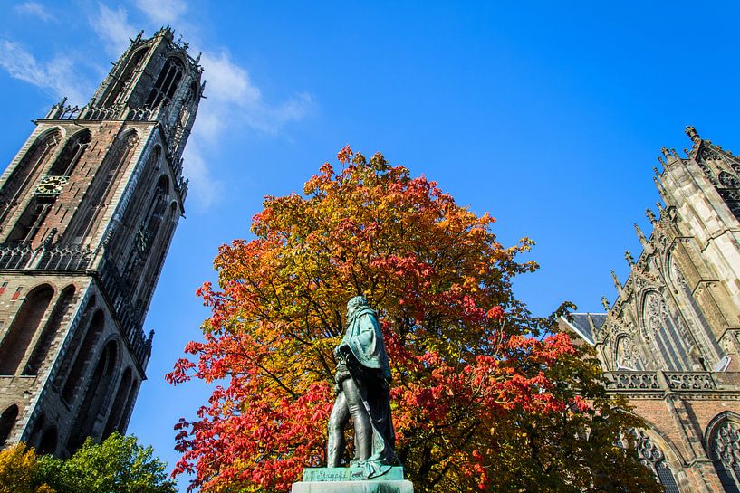 Het standbeeld van Graaf Jan van Nassau op het Domplein in Utrecht. von Margreet van Beusichem