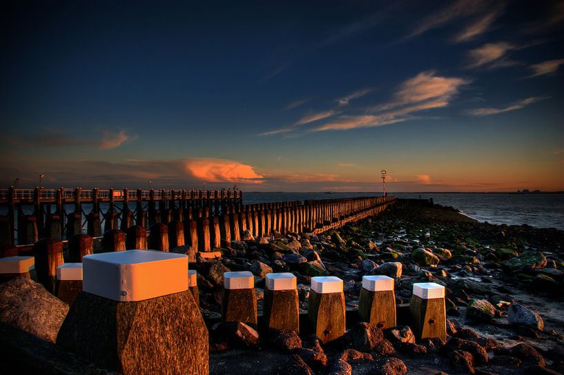 Rowing head sunset by Linda Raaphorst