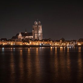 Grote Kerk Dordrecht über die Oude Maas von Danny van der Waal