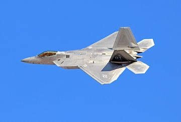 Lockheed Martin F-22 Raptor maakt scherpe bocht van Ramon Berk