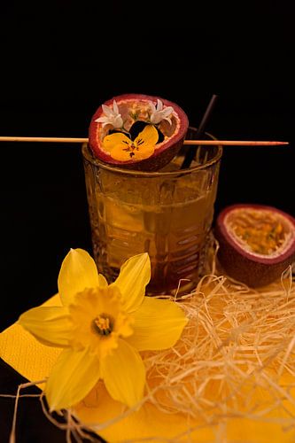 Agave brandy met limoen en verse passievrucht.