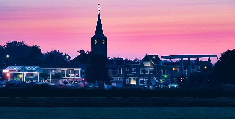 Zwartsluis im Morgengrauen von Jan Willem Oldenbeuving