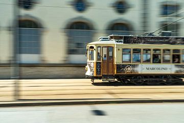 Tramlijn in Porto van Peter Schickert