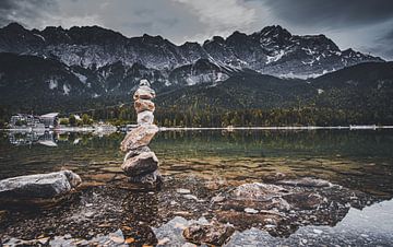 Piramide aan de Eibsee van Eduard Martin