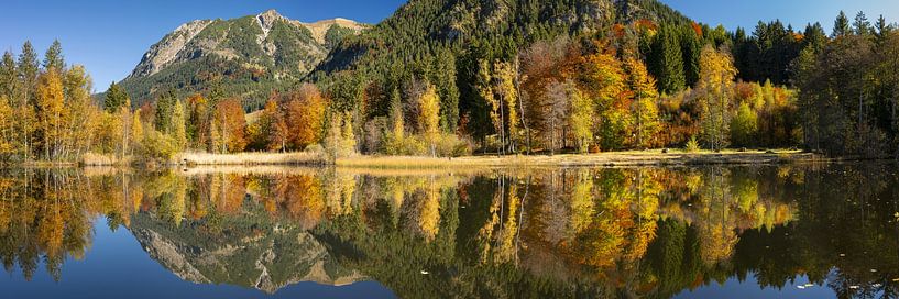 In the mirror of autumn - silence over the Allgäu by Walter G. Allgöwer