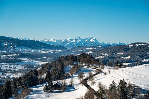 Uitzicht van Oberstaufen naar de Säntis in de winter