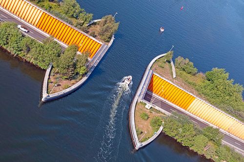 Vue aérienne de l'aqueduc de Harderwijk près de Veluwemeer aux Pays-Bas