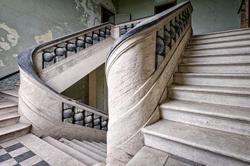 Lost Place - Treppen Architektur von Gentleman of Decay