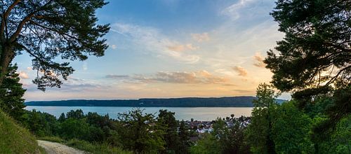 Duitsland, XXL panorama boven het constance meer bij zonsondergang