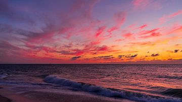 Magischer Sonnenuntergang über dem Meer am Strand von Rob Baken