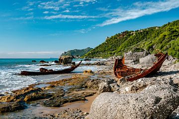 Schipbreuk op Corfu van Leo Schindzielorz