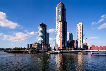 Rotterdam Kop van Zuid mit Hotel New York, Montevideo und World Port Center von Marianne van der Zee