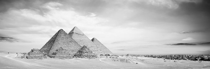 The Great Pyramids of Giza by Günter Albers