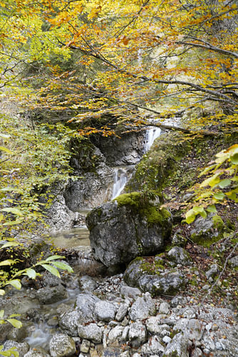 Waterval, watervallen, bergen, bergen, Alpen, natuurfotografie, landschapsfotografie, muurschildering, canvas, fine art print, natuur, wildernis, berglandschap, bergliefde, natuurfoto, alpenlandschap, outdoor, reislust, natuurparadijs, rivier, bron, natuurwonder, fotokunst, water, bergwater, alpenfoto, bergwereld, aders van de bergen, natuurkracht, vrede, energie, bergfotografie