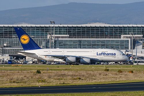 Lufthansa Airbus A380 "Bruxelles" D-AIMJ.
